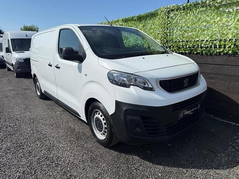 White Used 2019 Peugeot Expert Van | £10,450 (Good price) - Image 1/4