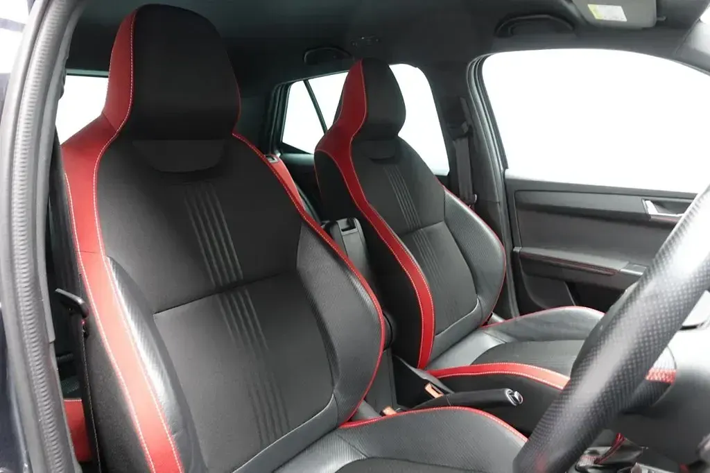 Begagnad Skoda Fabia Monte Carlo 110 HK (80 kW) 2019 Grå Halvkombi