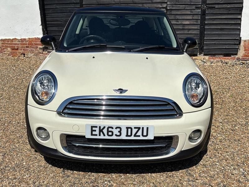 Used Mini Cooper D Hatch 2013 White Hatchback