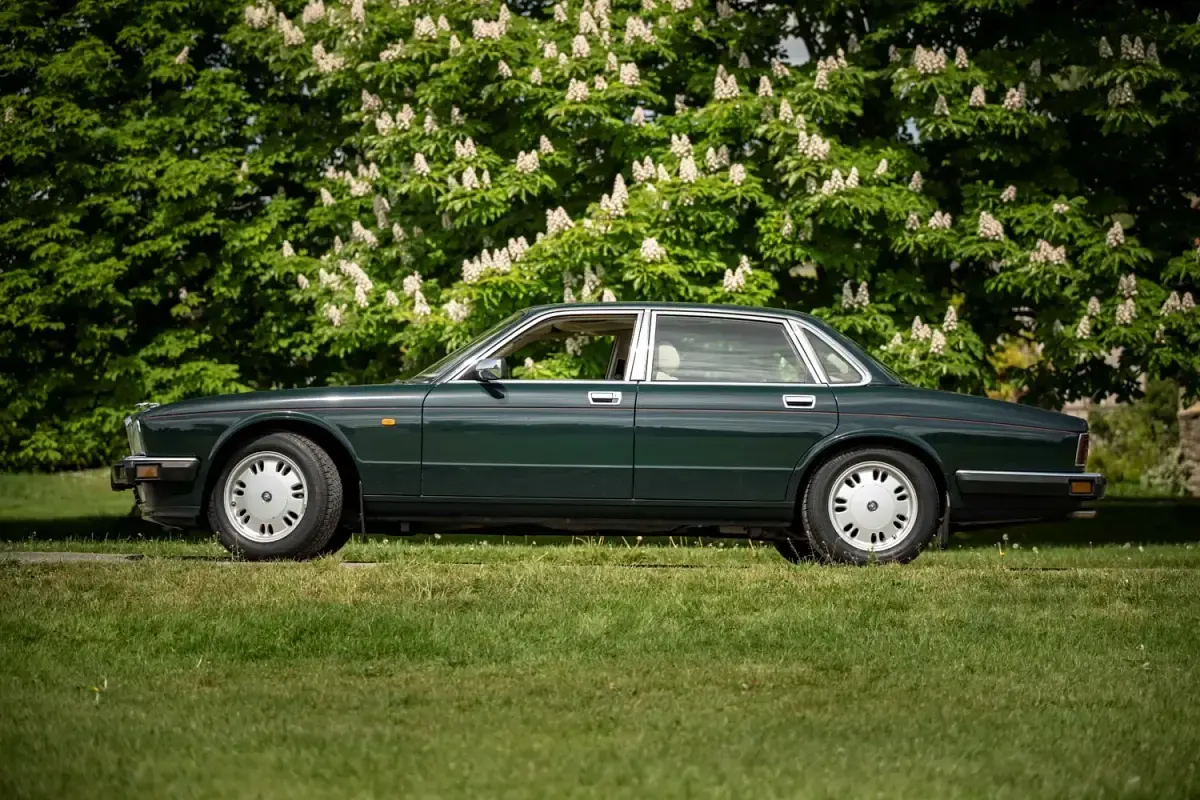 Used Jaguar XJ 1994 Green Sedan