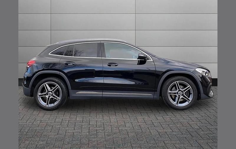 Used Mercedes GLA200 Executive 163 HP (119 kW) 2022 Black SUV