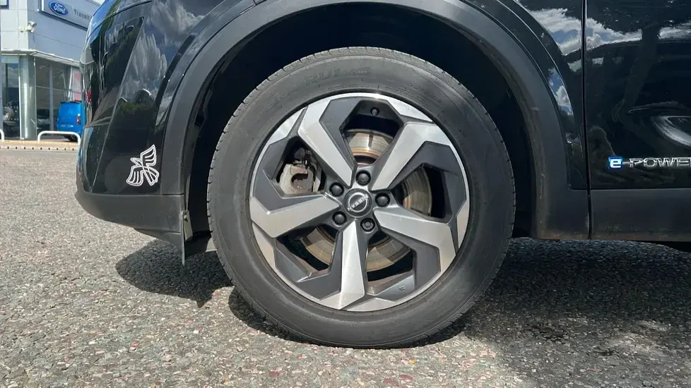 Used Nissan Qashqai N-Connecta 190 HP (139 kW) 2023 Black SUV