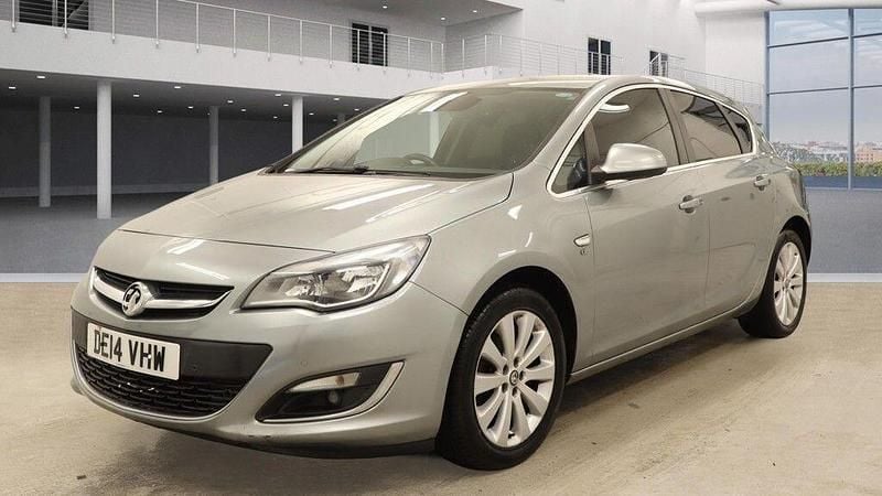 Used Vauxhall Astra Elite 115 HP (84 kW) 2014 Silver Hatchback