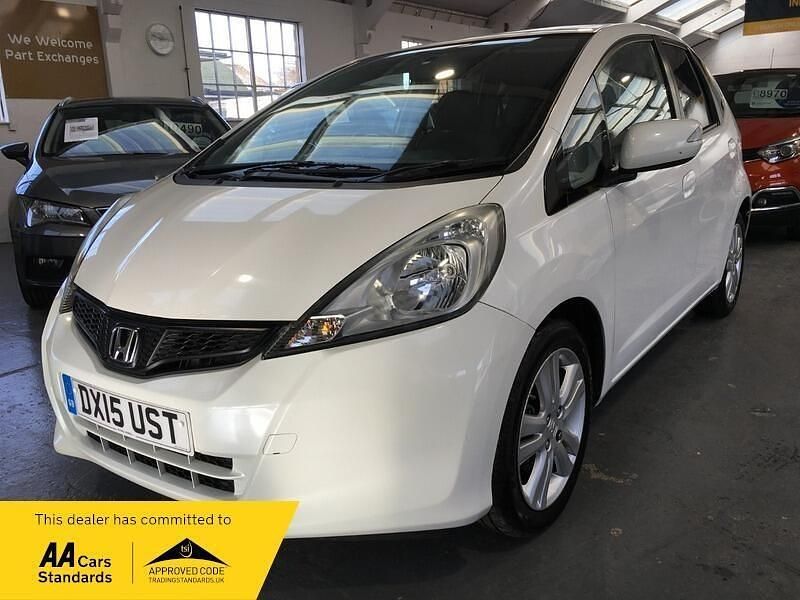 Used Honda Jazz ES 2015 White Hatchback