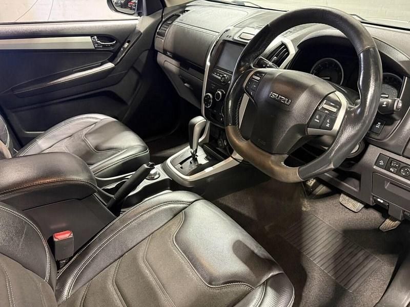 Used Isuzu Pick up 164 HP (120 kW) 2021 Silver Pickup