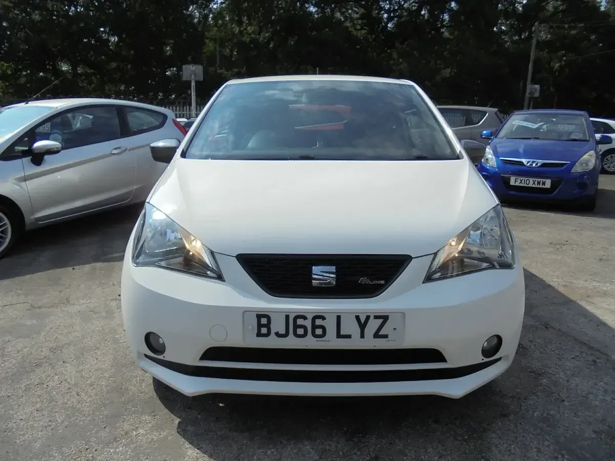 Used Seat Mii FR-Line 75 HP (55 kW) 2016 White Hatchback
