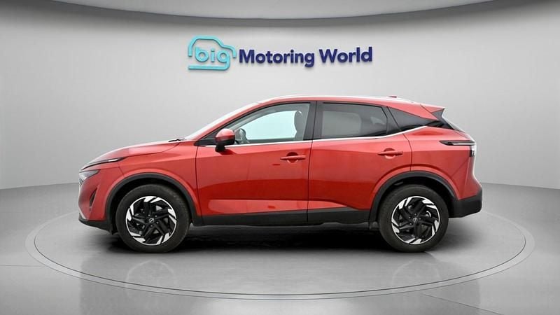 Used Nissan Qashqai N-Connecta 140 HP (102 kW) 2025 Red SUV