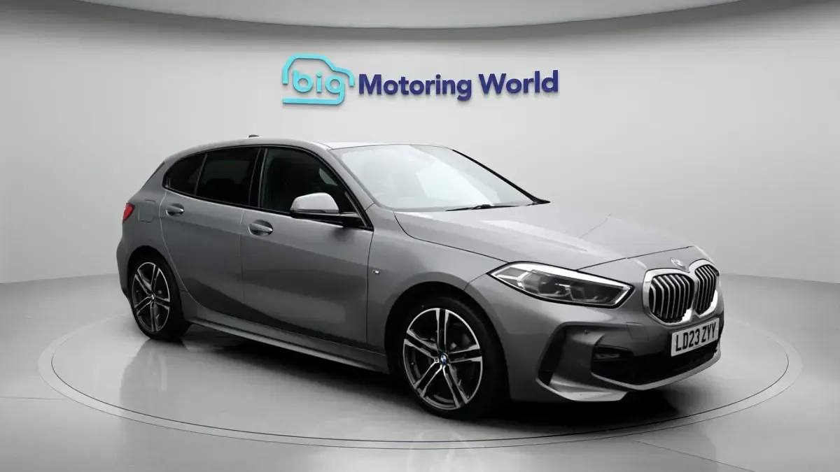 Begagnad BMW 118 M Sport 136 HK (100 kW) 2023 Halvkombi