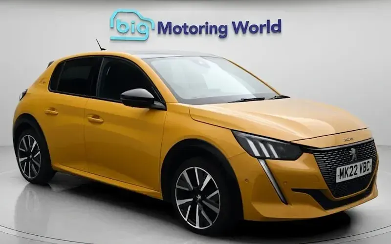 Used Peugeot 208 GT 102 HP (75 kW) 2022 Hatchback