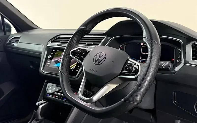 Used VW Tiguan R-line 150 HP (110 kW) 2023 Blue SUV