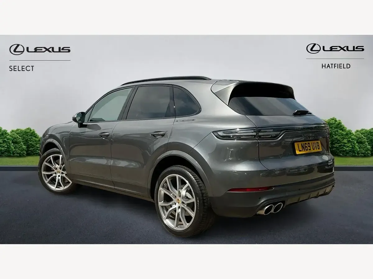 Used Porsche Cayenne 440 HP (323 kW) 2019 Grey SUV