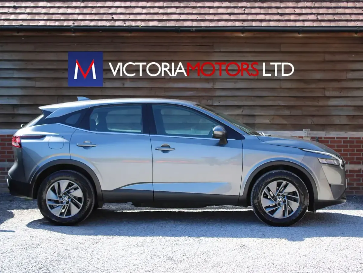 Używany Nissan Qashqai Acenta Premium 2022 Szary SUV