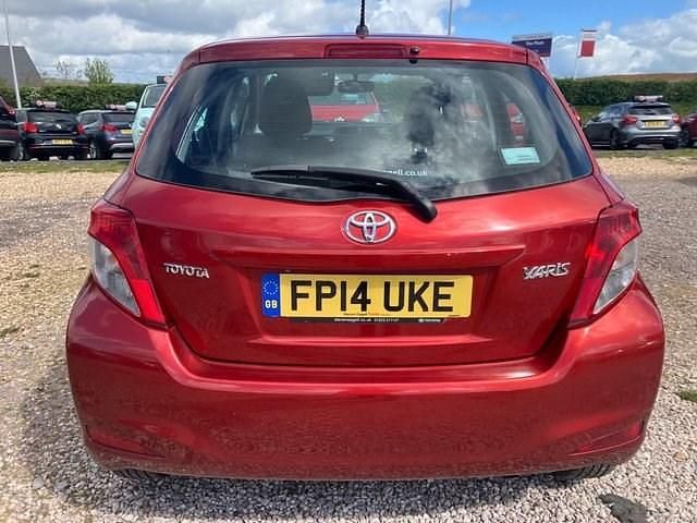 Begagnad Toyota Yaris 99 HK (72 kW) 2014 Halvkombi