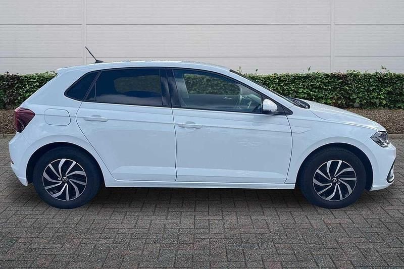 Used VW Polo Life 95 HP (69 kW) 2023 White Hatchback
