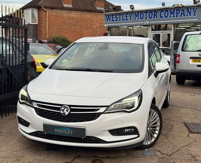 Used Vauxhall Astra Elite 2016 White Hatchback