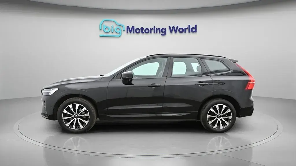 Begagnad Volvo XC60 Plus 250 HK (183 kW) 2023 Svart SUV