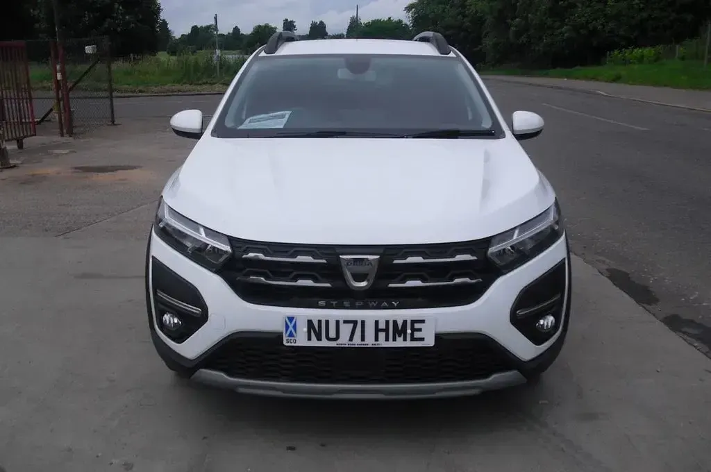 Used Dacia Sandero Prestige 90 HP (66 kW) 2021 White Hatchback