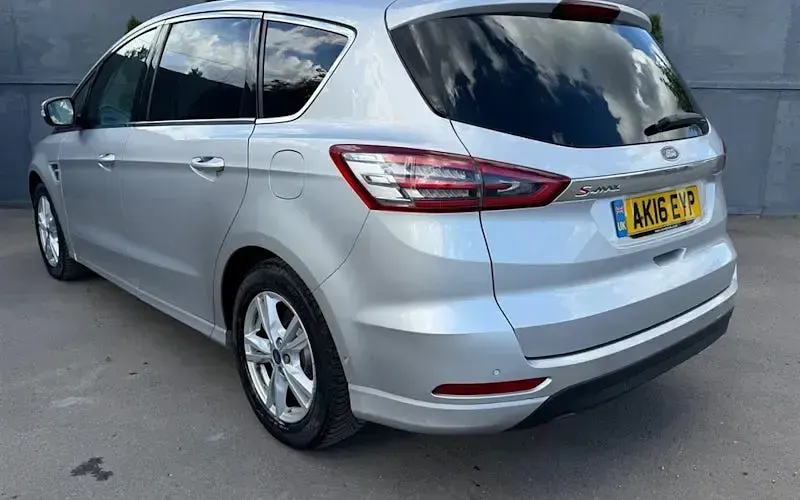 Used Ford S-MAX Titanium 150 HP (110 kW) 2018 MPV