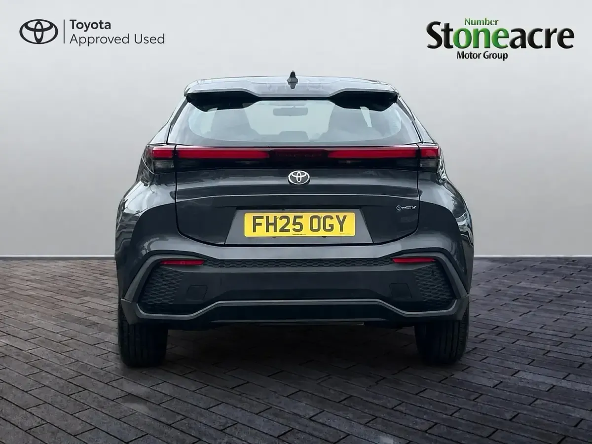 Used Toyota C-HR 140 HP (102 kW) 2025 Grey SUV