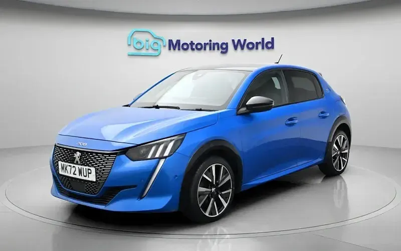 Second-hand Peugeot 208 GT 102 CP (75 kW) 2022 Albastru Hatchback