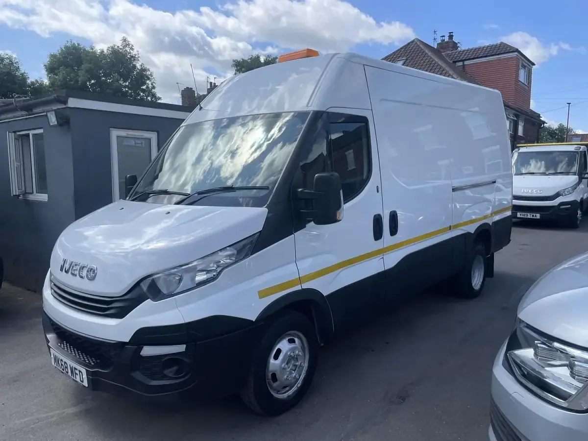 Used Iveco Daily 180 HP (132 kW) 2018 White