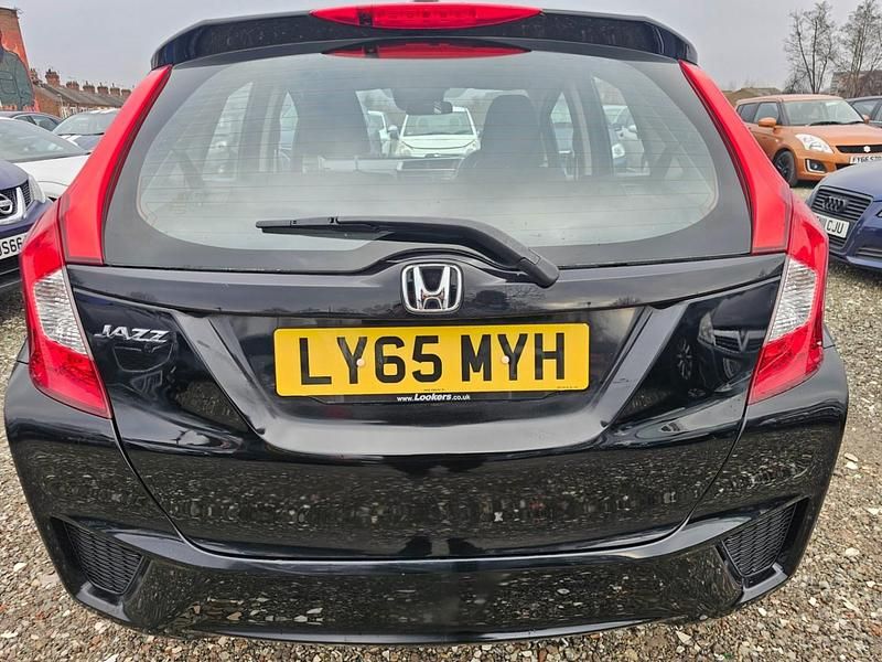 Used Honda Jazz S 102 HP (75 kW) 2016 Black Hatchback