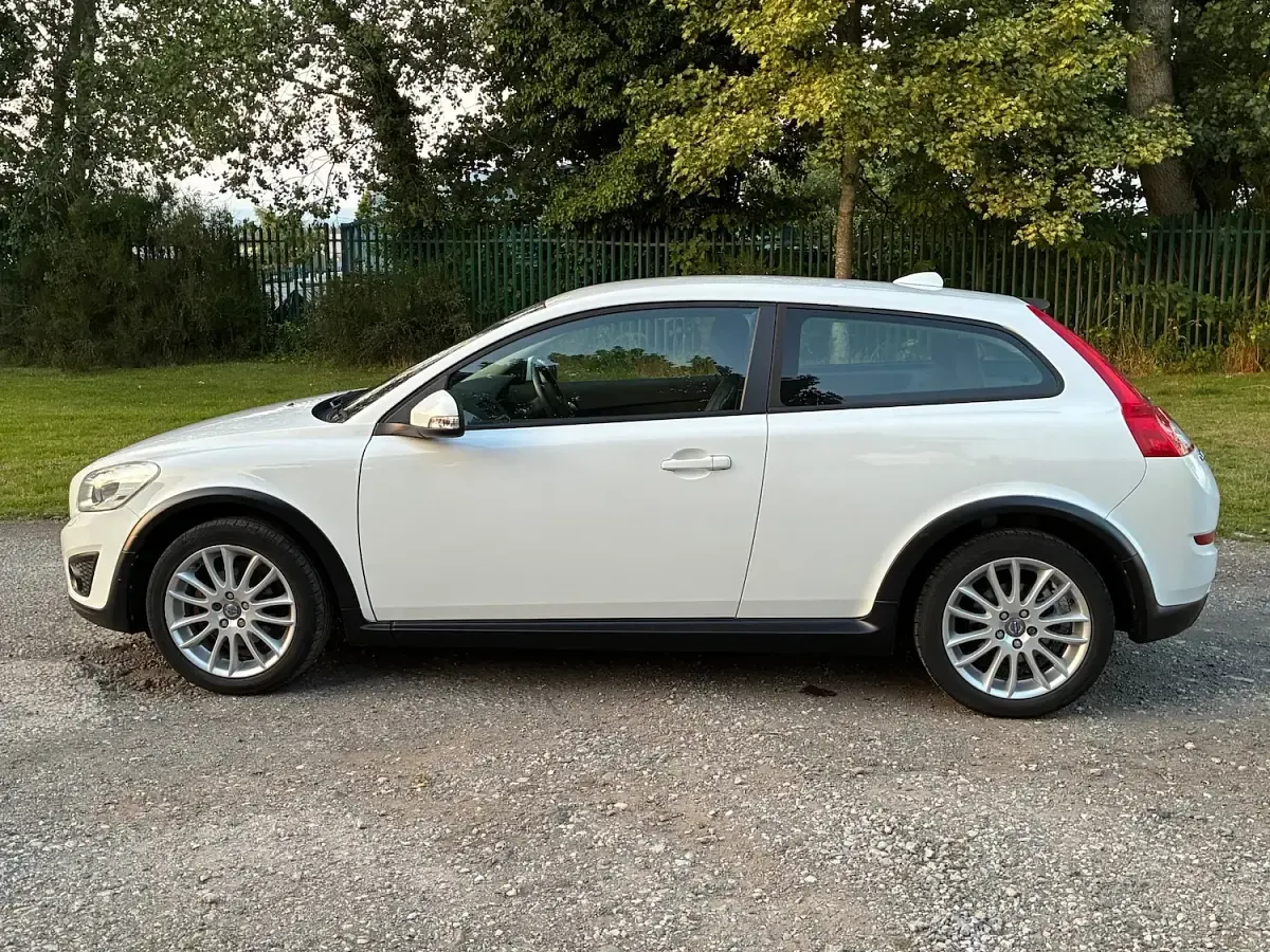 Used Volvo C30 SE Lux 2013 White Hatchback