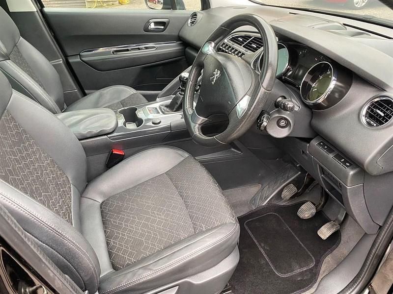Second-hand Peugeot 3008 Allure 2016 Negru Hatchback