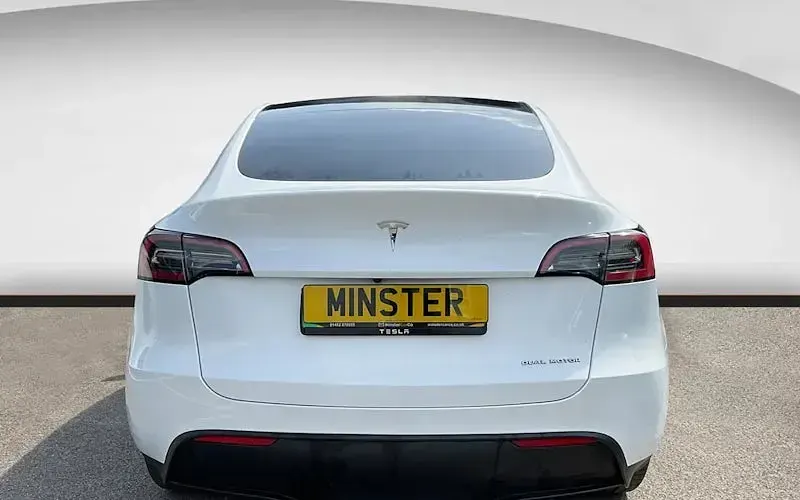 Używany Tesla Model Y Long Range AWD 286 kW (389 KM) 2025 SUV
