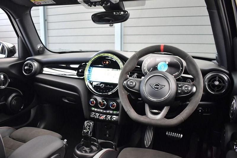 Usado Mini Cooper S Hatch 178 HP (130 kW) 2023 Preto Citadino