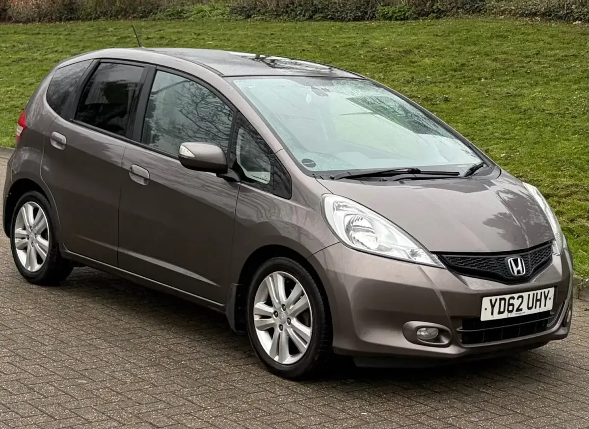 Begagnad Honda Jazz EX 99 HK (72 kW) 2012 Brun Halvkombi
