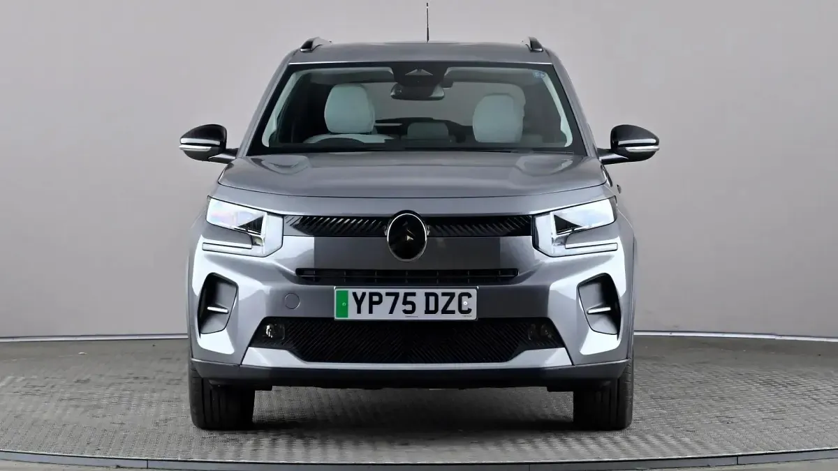 Usado Citroën e-C3 83 kW (113 CV) 2025 Gris Utilitario