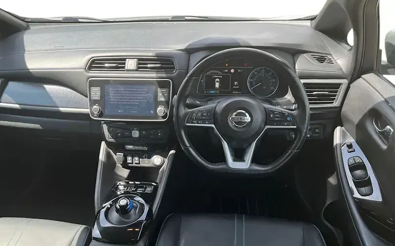 Used Nissan Leaf N-TEC 160 kW (218 HP) 2020 Silver Hatchback