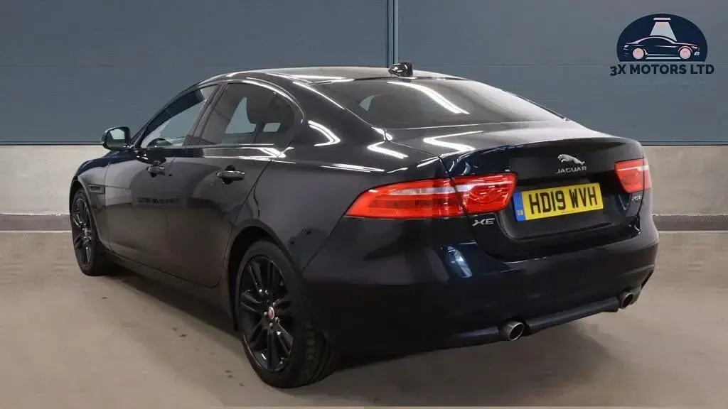 Used Jaguar XE Ingenium 200 HP (147 kW) 2019 Black Sedan