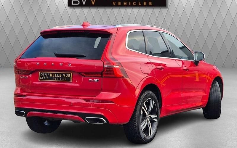Used Volvo XC60 R-Design 190 HP (139 kW) 2018 Red SUV