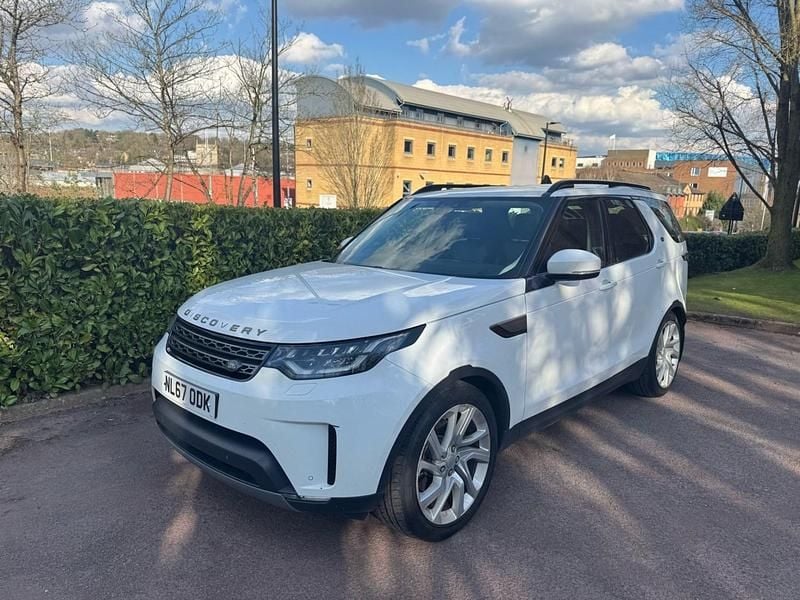 White Used 2017 Land Rover Discovery 5 SE SUV | £12,795 - Image 1/4