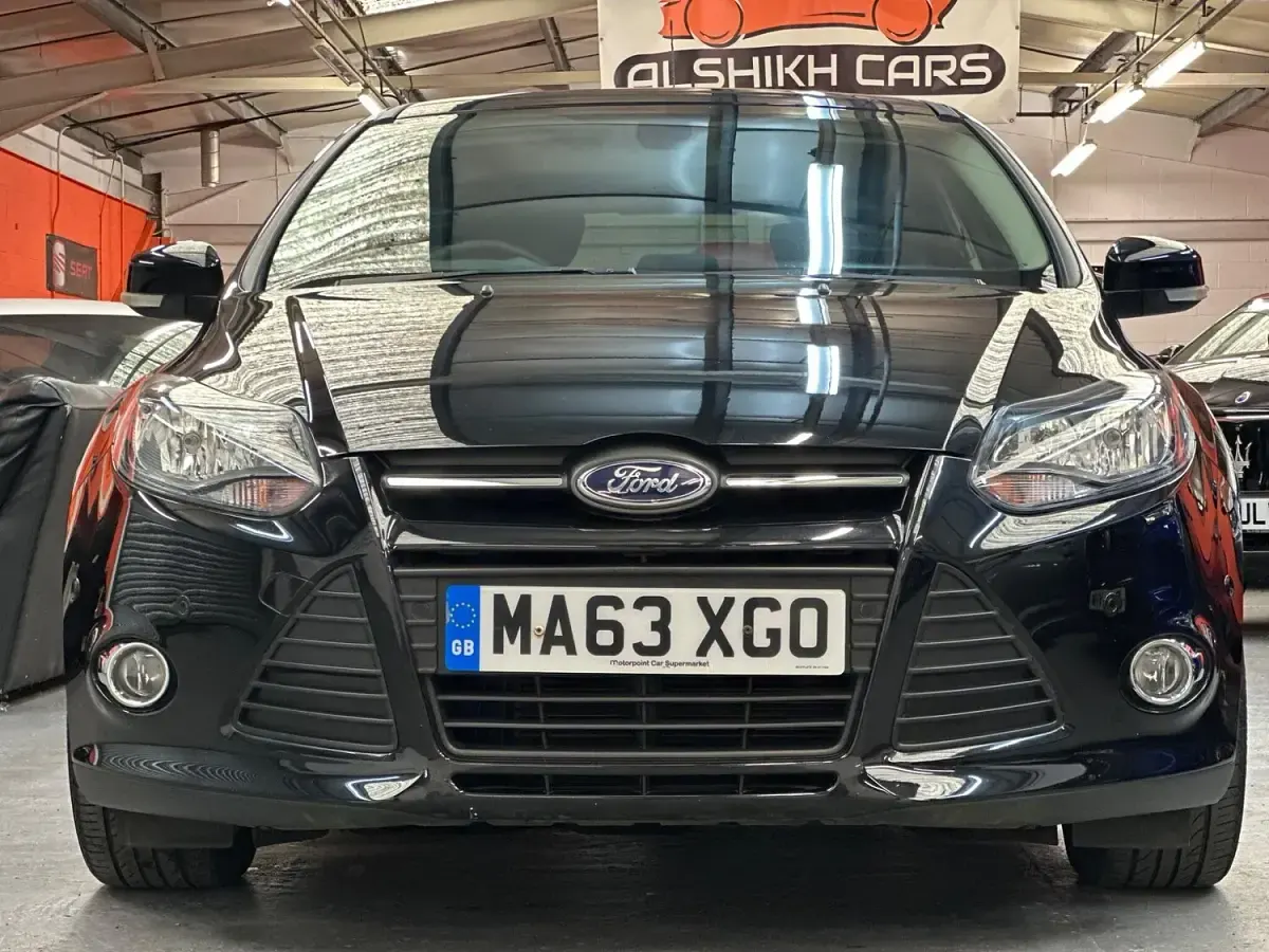 Used Ford Focus Zetec 115 HP (84 kW) 2013 Black Hatchback