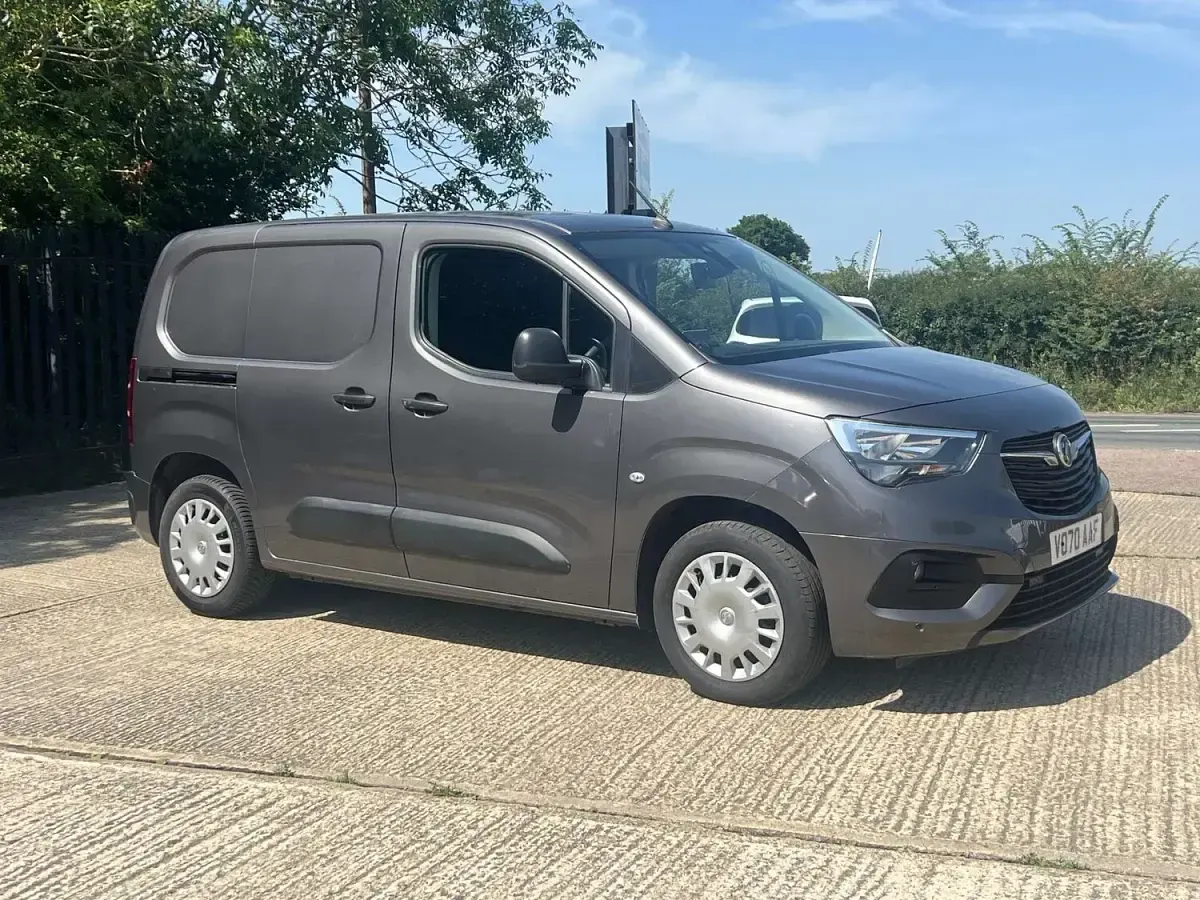 Used Vauxhall Combo Sportive 100 HP (73 kW) 2020 Grey MPV