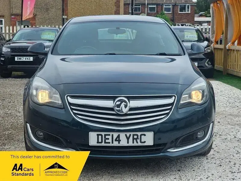 Used Vauxhall Insignia Edition 163 HP (119 kW) 2014 Green Hatchback