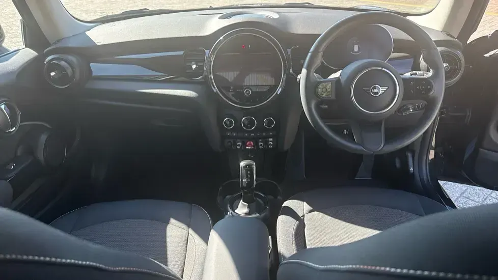 Used Mini Cooper Classic 134 HP (98 kW) 2022 Black Hatchback