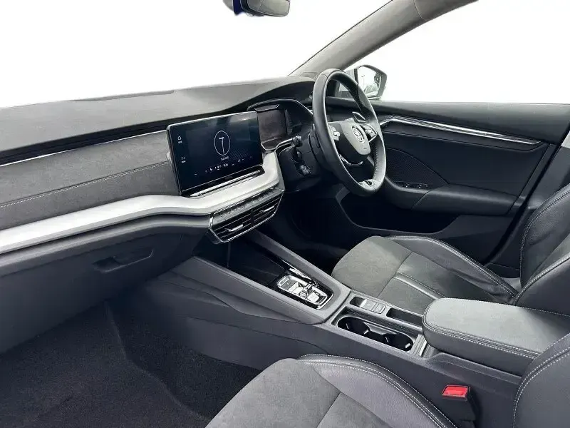 Used Skoda Octavia SE L 150 HP (110 kW) 2023 White Estate