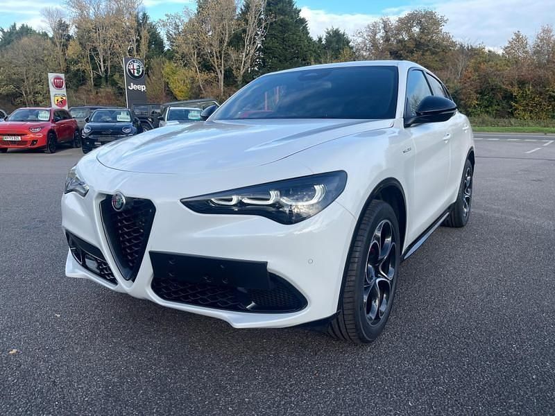 New Alfa Romeo Stelvio Veloce 210 HP (154 kW) 2025 White SUV