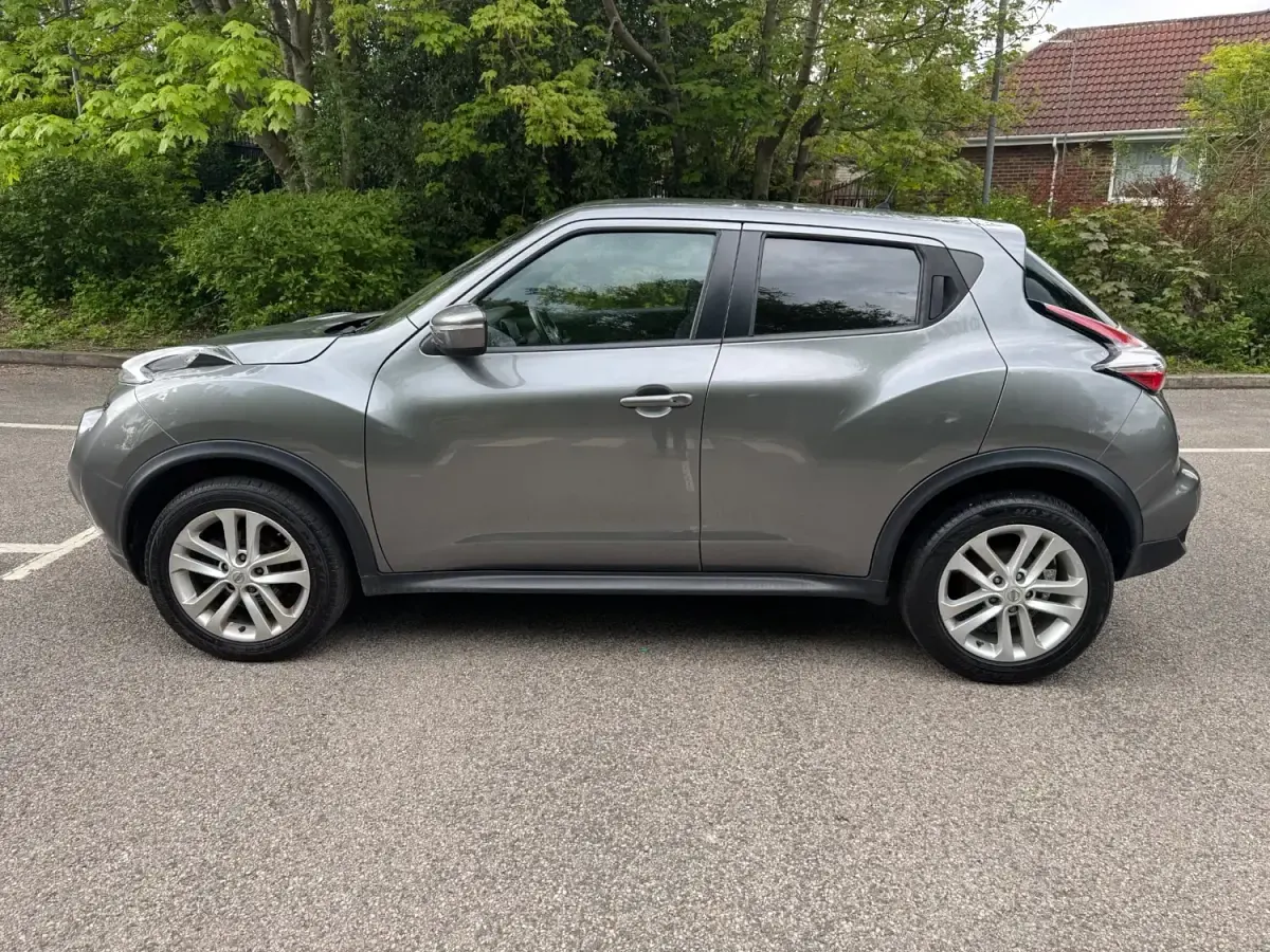 Gebraucht Nissan Juke N-Connecta 110 PS (80 kW) 2018 Grau SUV