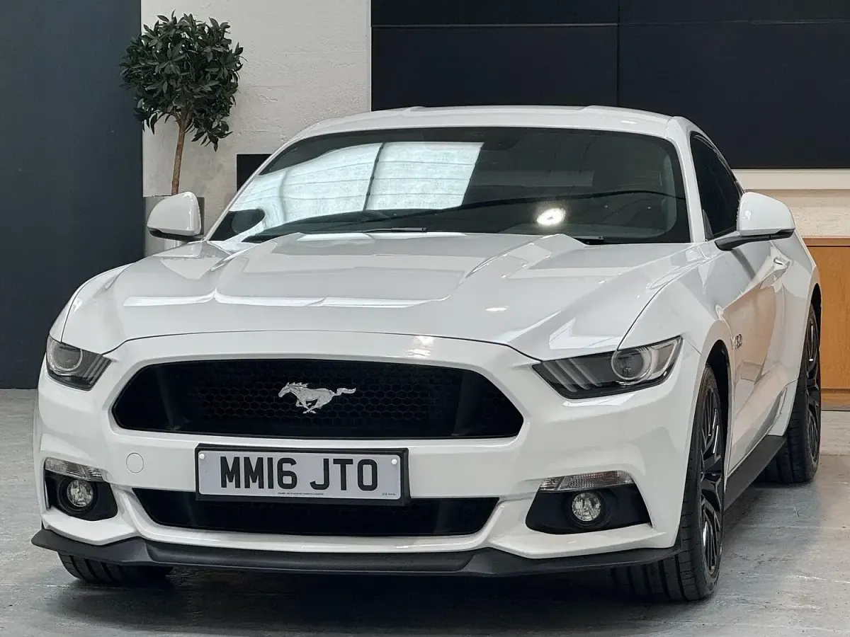 Used Ford Mustang GT Fastback 410 HP (301 kW) 2016 White Coupe
