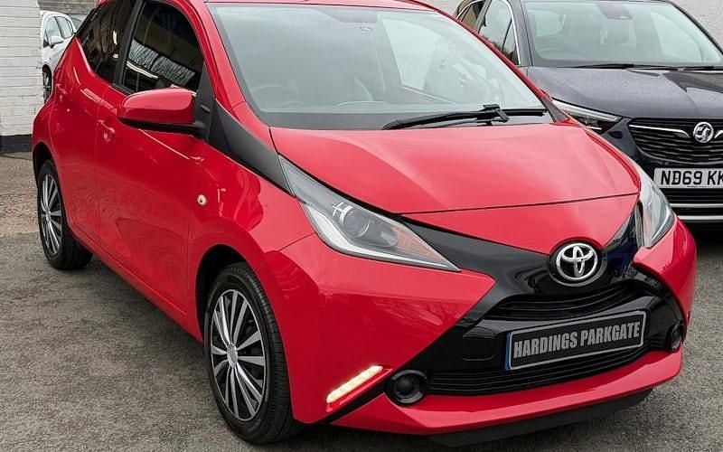 Usado Toyota Aygo X-play 69 CV (50 kW) 2018 Utilitario