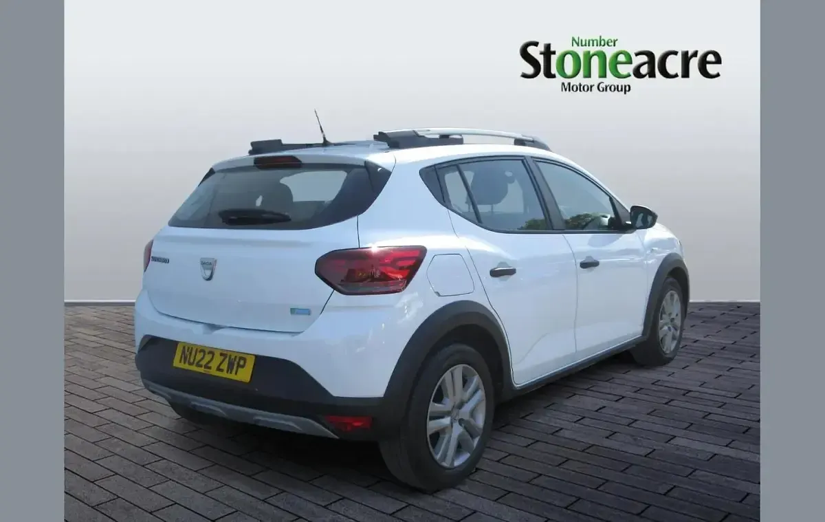 Used Dacia Sandero Essentiel 99 HP (72 kW) 2022 White Hatchback
