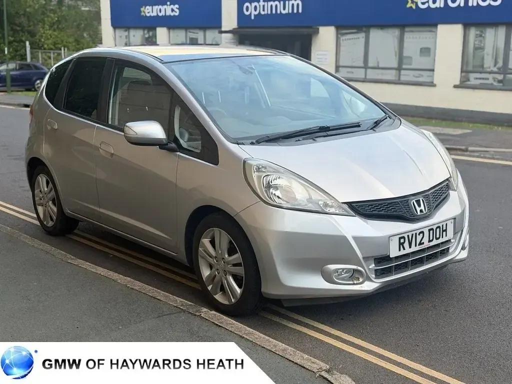 Używany Honda Jazz EX-T 99 KM (72 kW) 2012 Srebrny Hatchback