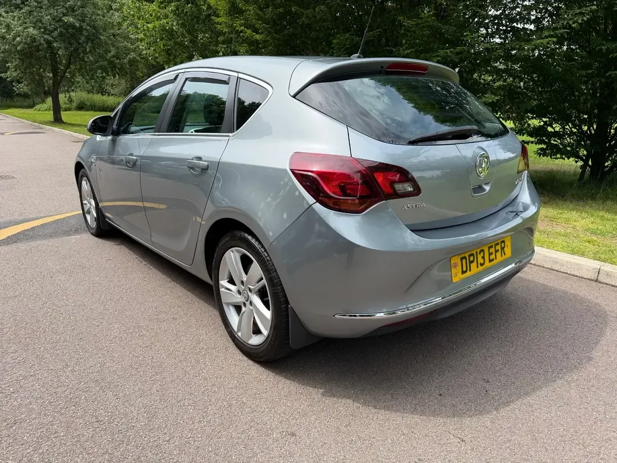 Used Vauxhall Astra SRi 2013 Silver Hatchback
