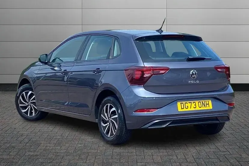 Used VW Polo Life 80 HP (58 kW) 2023 Smokey grey Hatchback