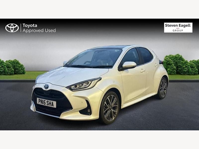 Used Toyota Yaris Hybrid 2023 White Hatchback